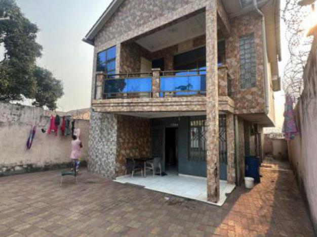 Parcelle - Quartier salongo (Ref: École sacré cœur)