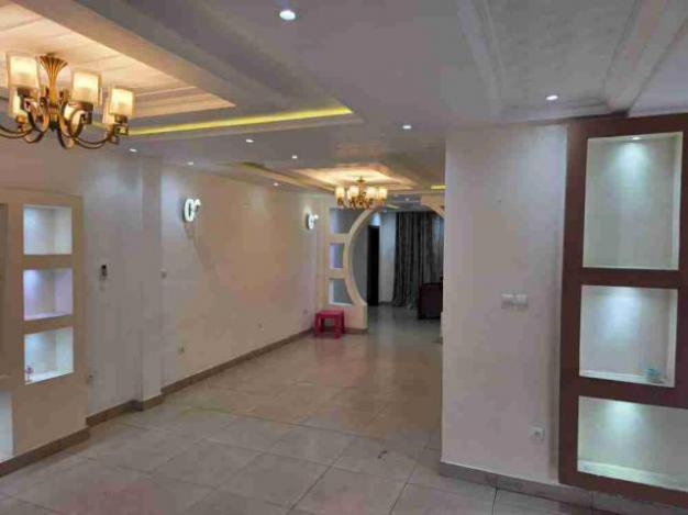 House - Neighborhood Mimosas