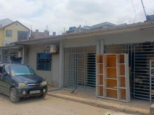 House - Neighborhood Funa