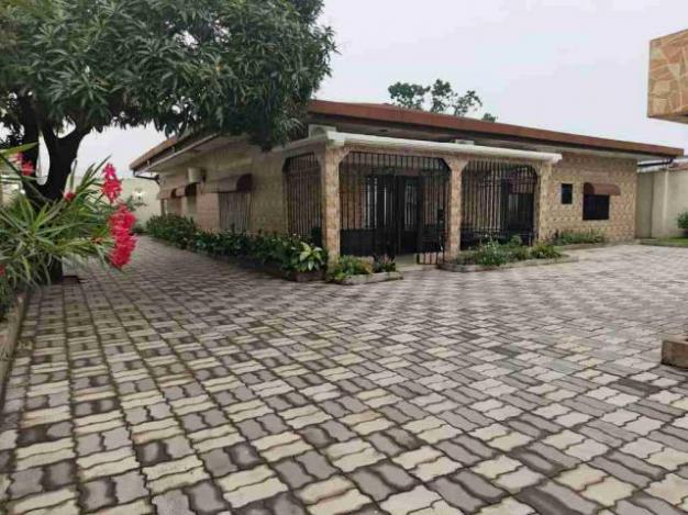 House - Neighborhood Résidentiel