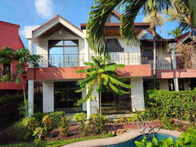 House - Neighborhood Chanic