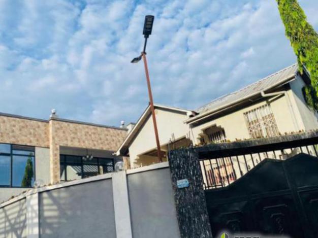 Plot - Neighborhood mbudi