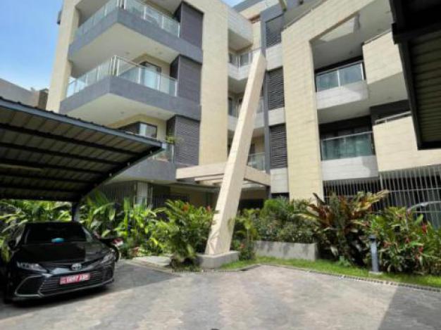 Apartment - Neighborhood Résidentiel