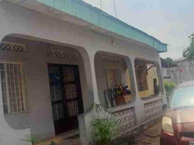 Plot - Neighborhood Delvaux