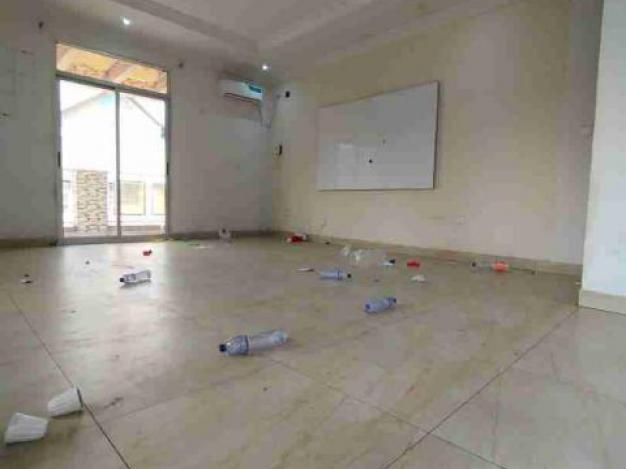 Apartment - Neighborhood Résidentiel