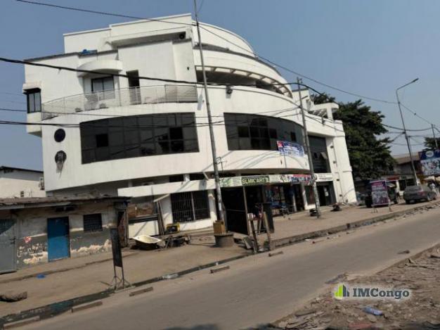 Parcelle - Quartier Lemba-super