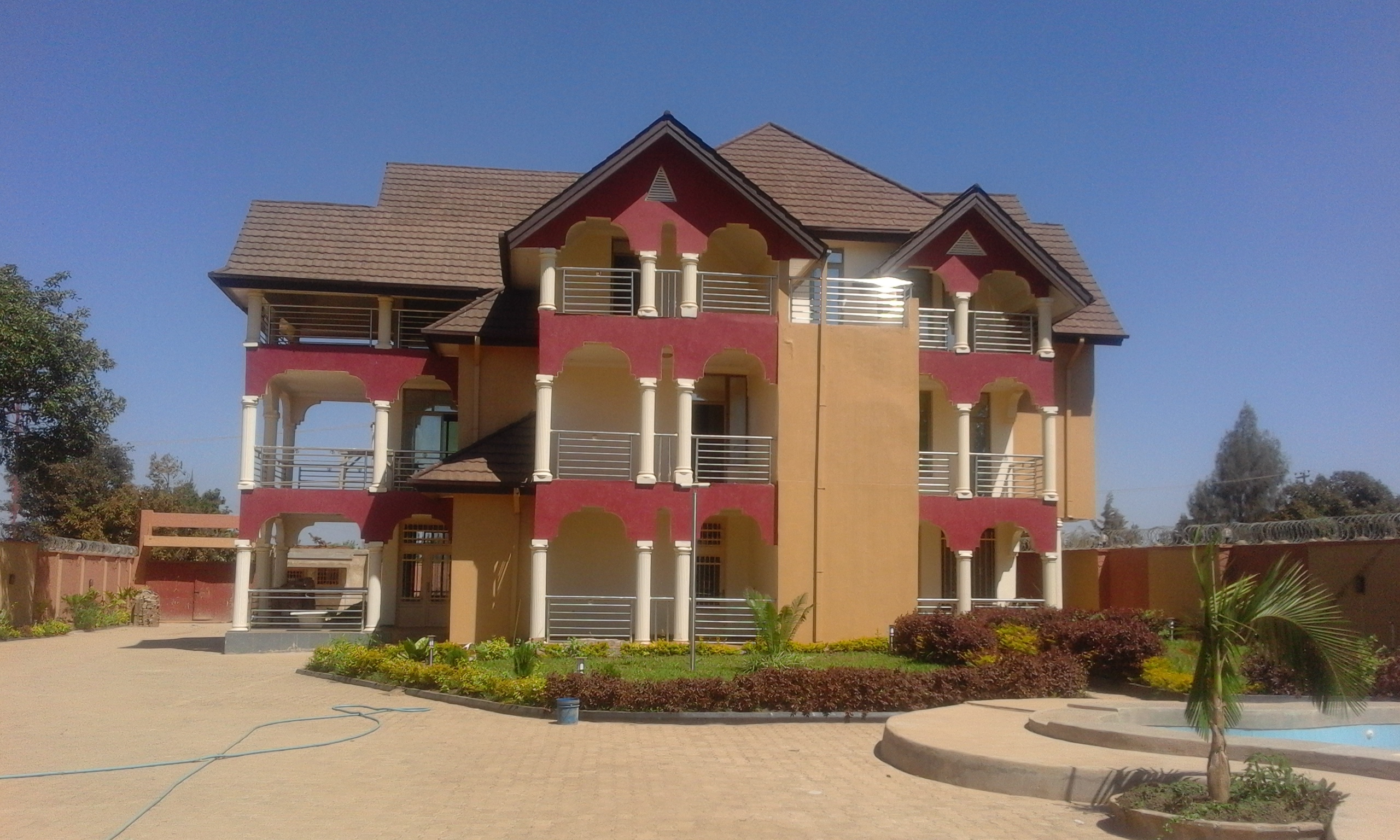 Linda Lodge II real estate complex